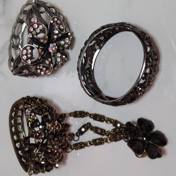 Set of 3 Cuff Bracelets Excellent Condition - Picture 1 of 8